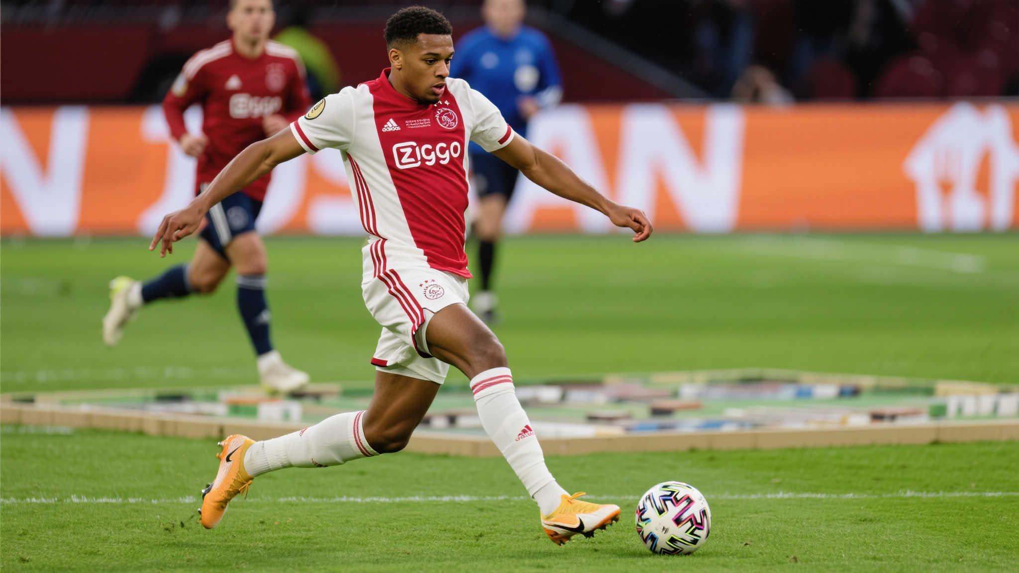 相较于经验丰富、大器晚成式的大明星，中卫小伙子 杰